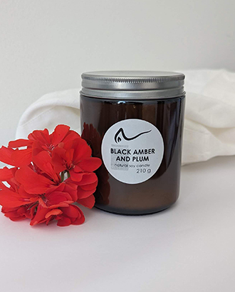 Свічка соєва Black Amber and Plum (Чорна амбра та слива) 210г