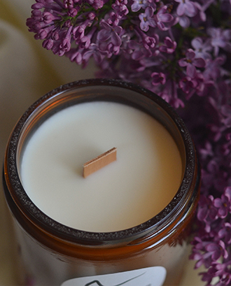 Свічка соєва Black Amber and Plum (Чорна амбра та слива) 210г