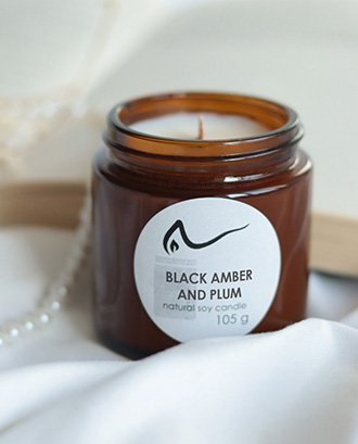 Свічка соєва Black Amber and Plum (Чорна амбра та слива) 105г